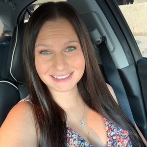 Meet your Posher, Alexandra